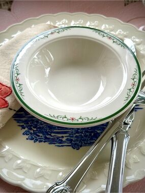 Homer Laughlin Seville Fruit Berry Bowl Green Floral Restaurant Ware